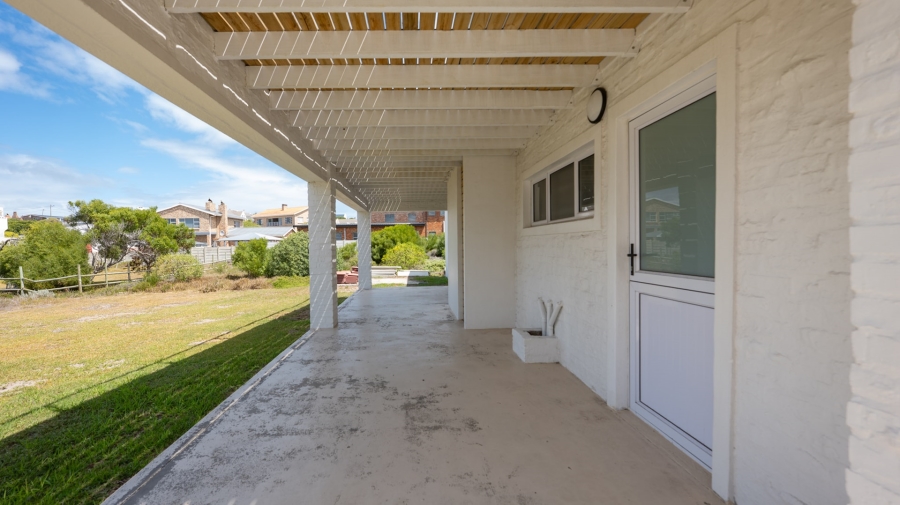 To Let 2 Bedroom Property for Rent in Agulhas Western Cape